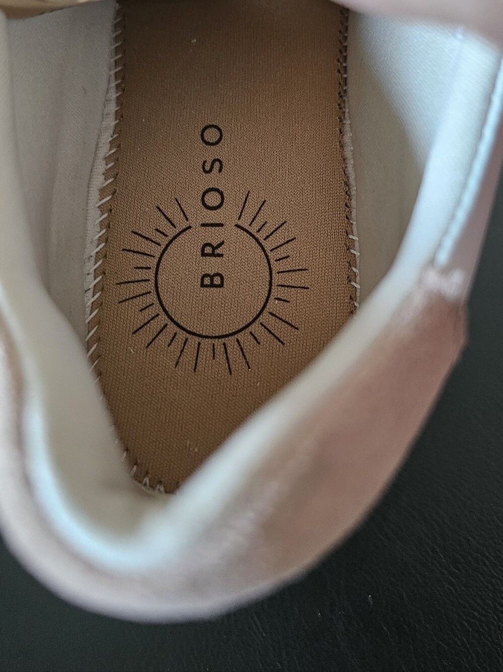Brioso Women's White Tan Casual Retro Sneakers Shoes w/Silver Women's Sz 7.5 - Picture 8 of 11
